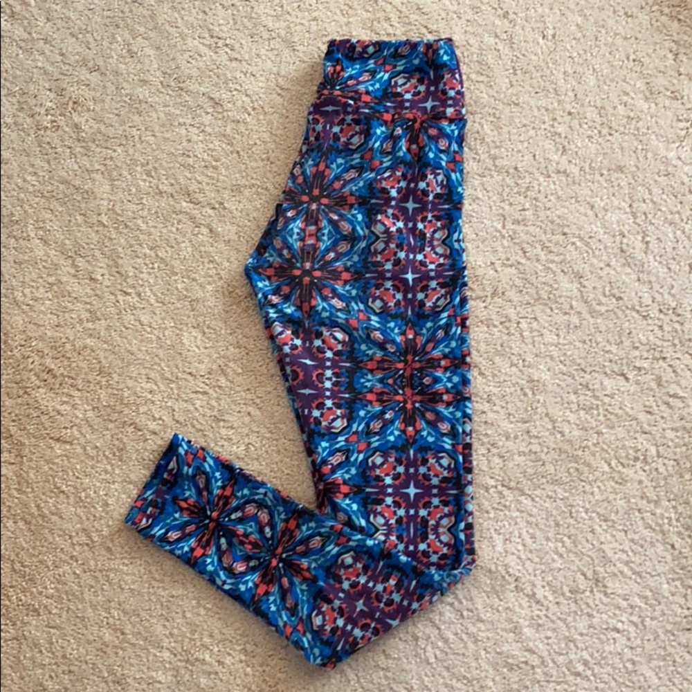 LulaRoe patterned leggings